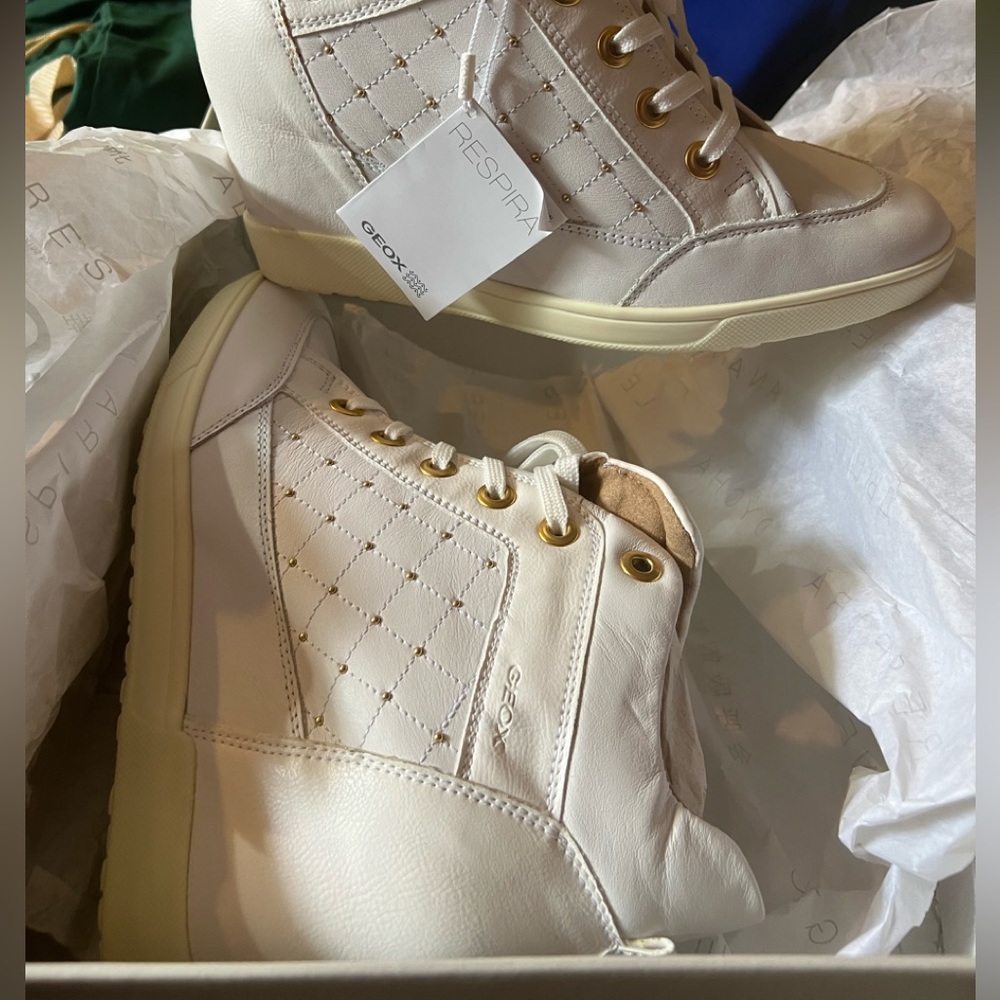 Geox respira wedge white and gold studded sneaker gym shoes nwt size 39 size 9